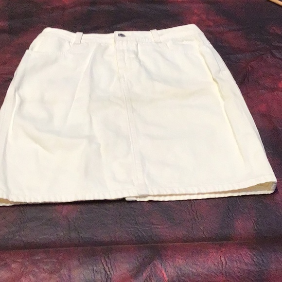 Banana Republic Dresses & Skirts - New Banana Republic white denim skirt